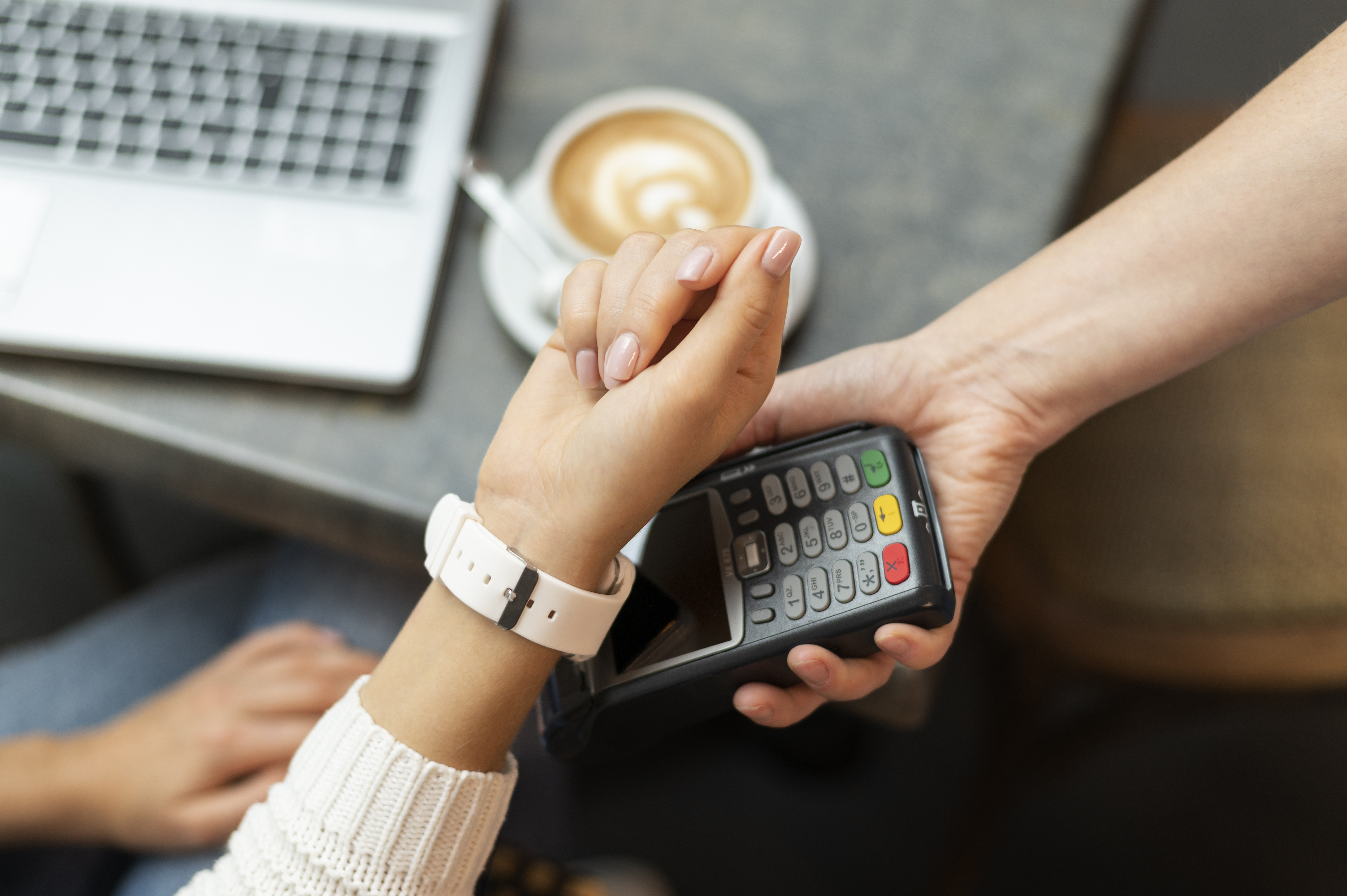 Lyra y Apple Pay: Transformando el comercio digital en Colombia con pagos avanzados y seguros